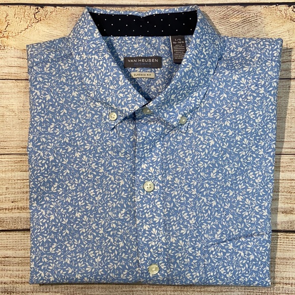Van Heusen Other - Van Heusen classic fit button down shirt blue size Large short sleeve